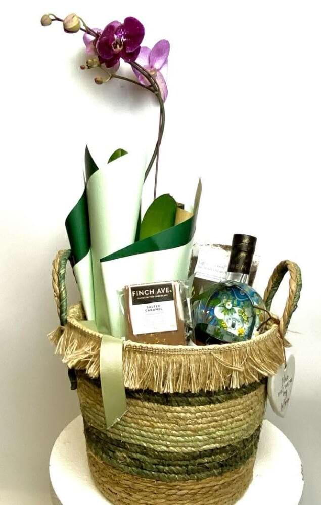 Coastal Gin & Bloom Luxury Hamper |Coastal Flora