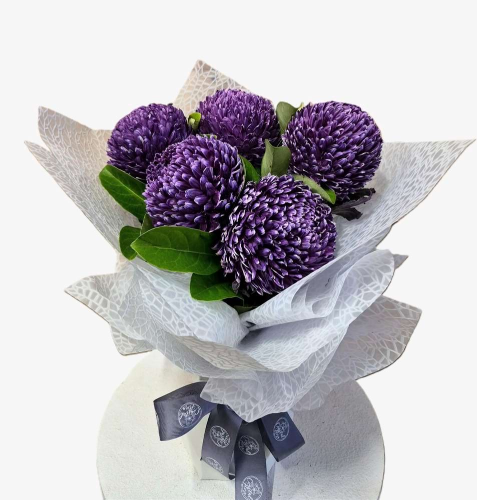 Delilah Magnum Disbud Bouquet | Purple Chrysanthemum | Fresh Flower Delivery Sunshine Coast