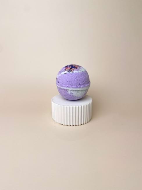 Flirtatious Bath Bomb | Bergamot, Lime, Petitgrain & Ylang Ylang 