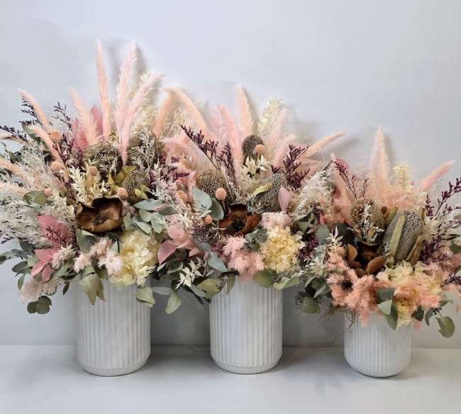 Lindy | Dried Flower Arrangement