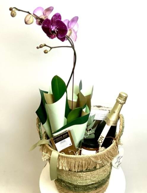 MoÃ«t & Bloom Luxury Hamper